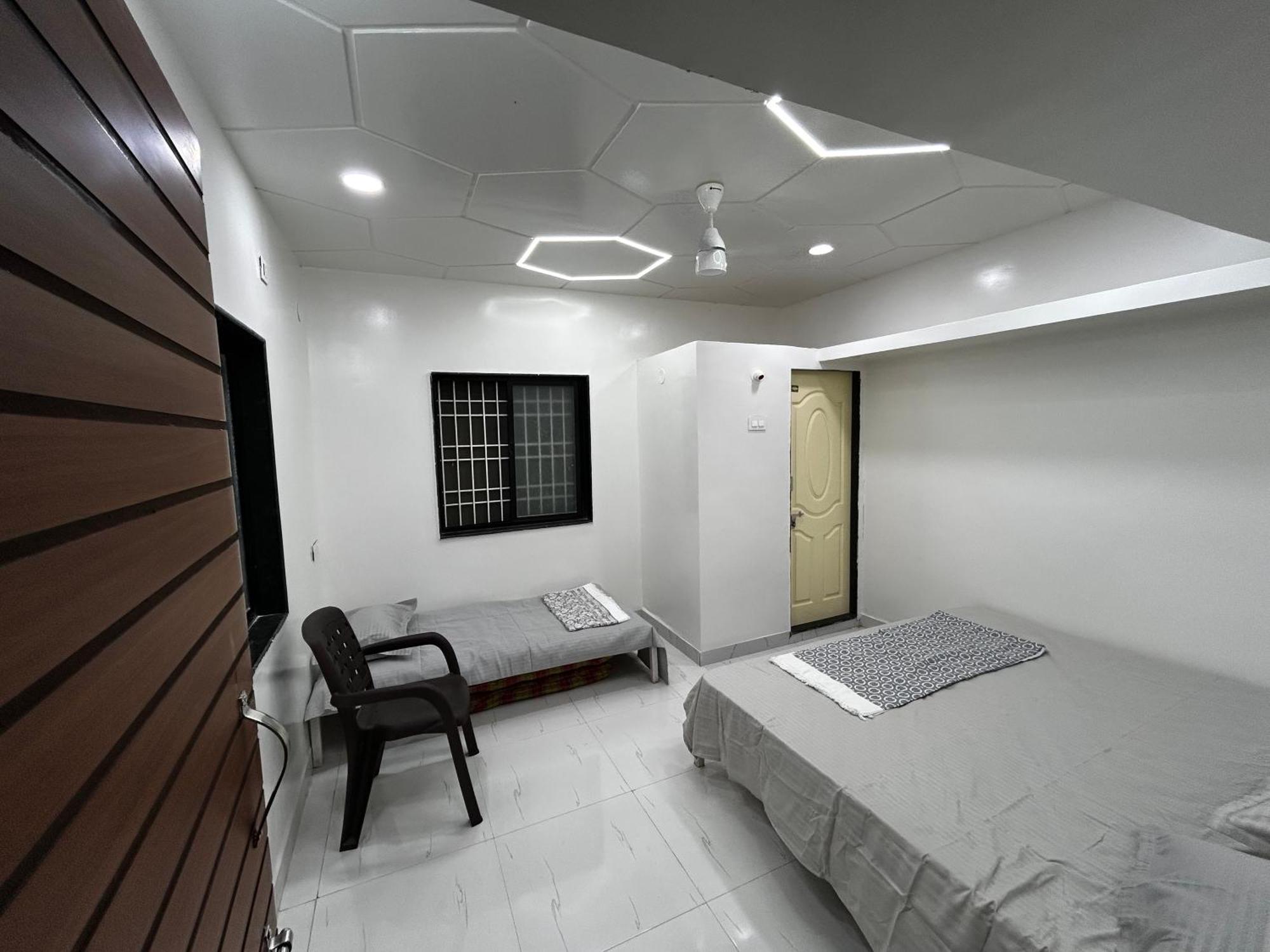 Vatavriksha Guest House,Akkalkot Akalkot Buitenkant foto