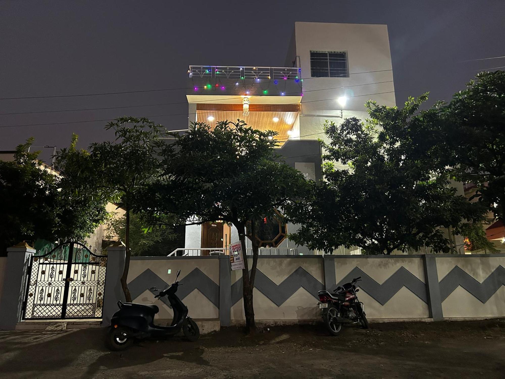 Vatavriksha Guest House,Akkalkot Akalkot Buitenkant foto